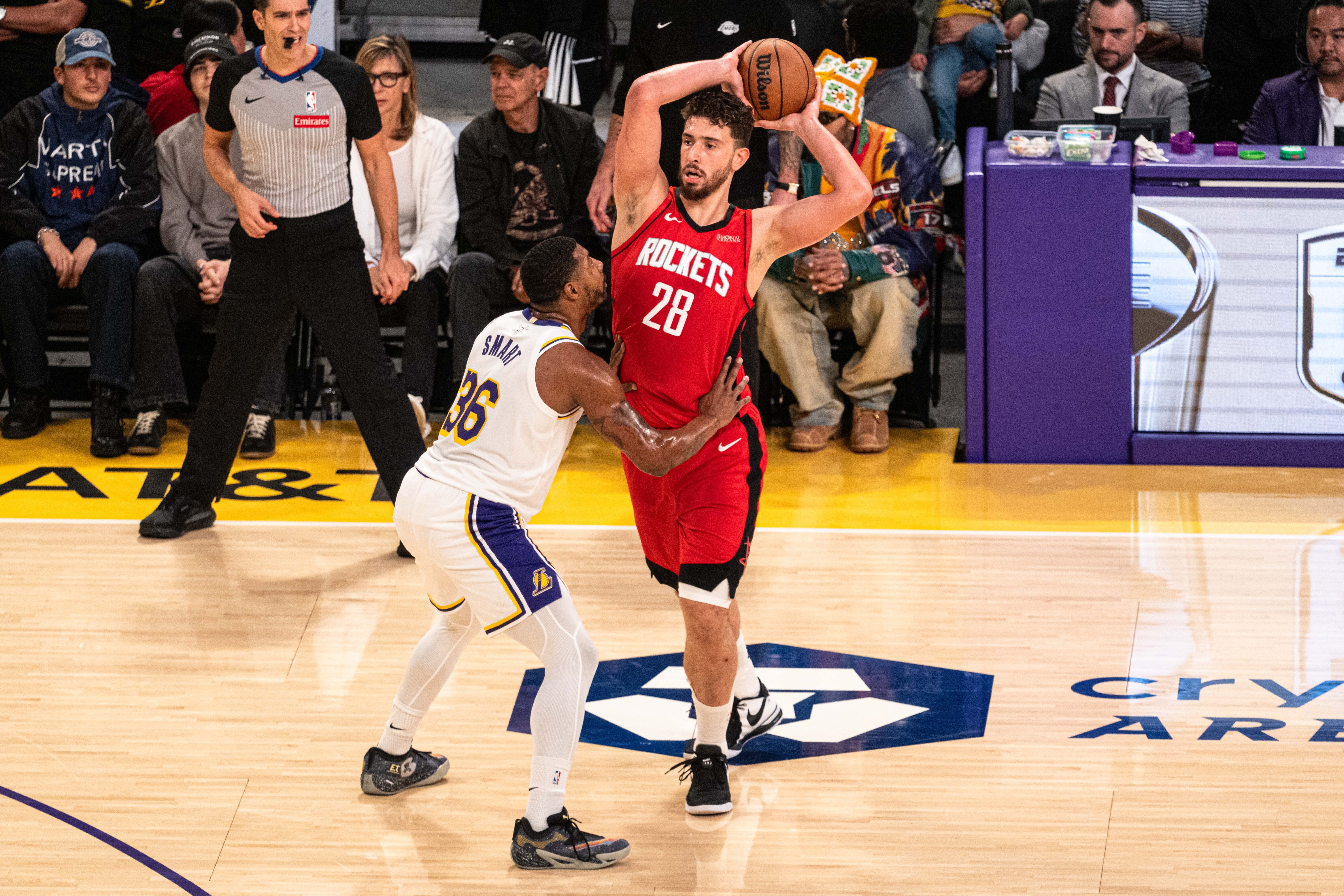 皇冠体育官方入口-A·史密斯：湖人留在第3打狼队太难了 不如掉到第4打没控卫的火箭